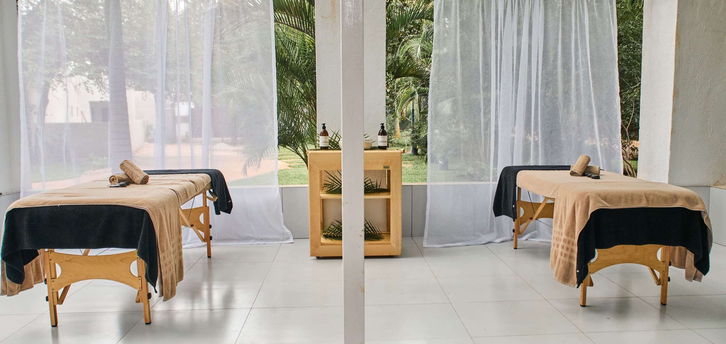 Guests at MaMoyo Twangale Resort